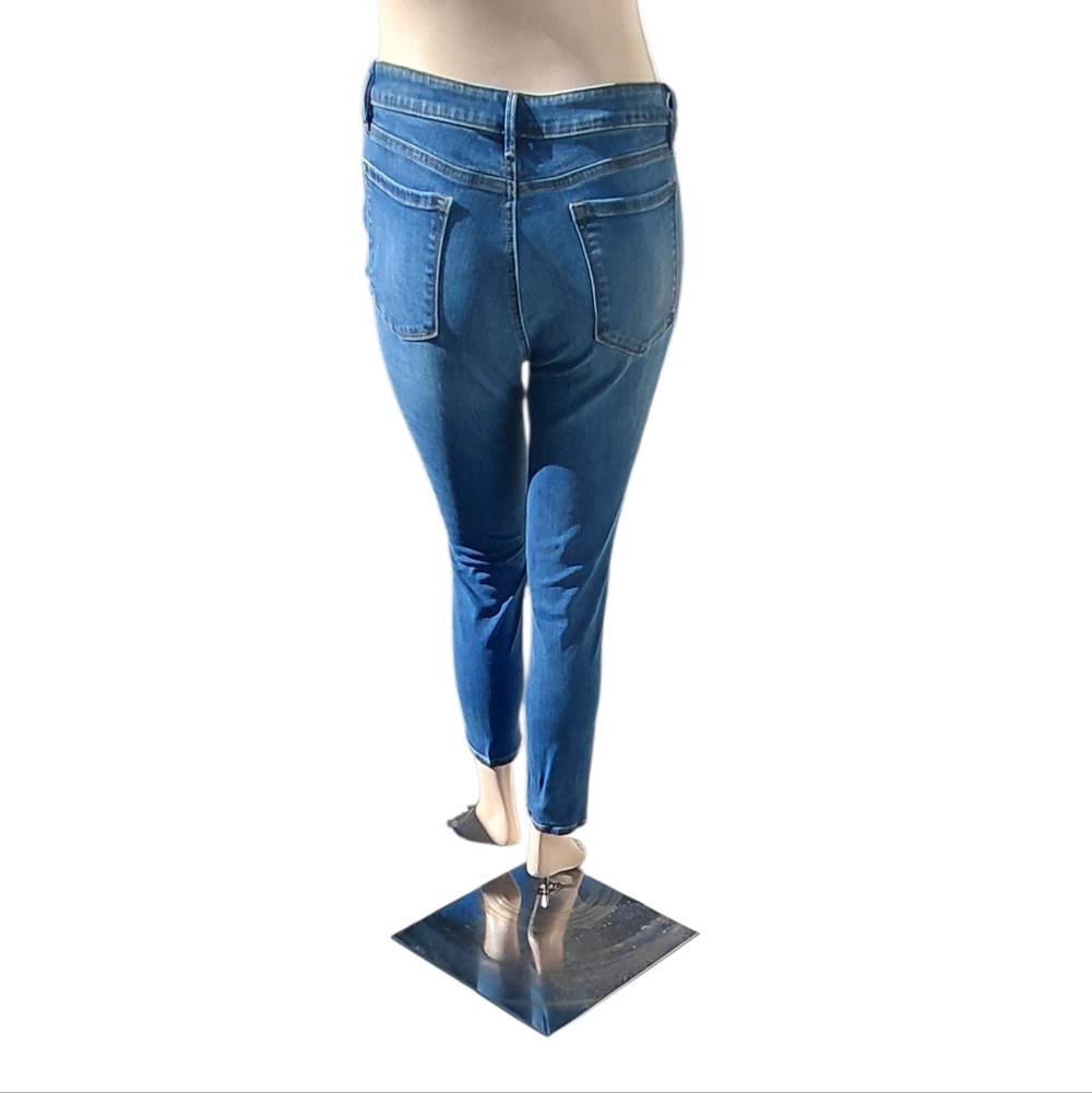 7022A -Women's Loft Outlet Skinny Jeans Size 12, 32"W, 26"Inseam, 9 1/2" Rise, - Picture 2 of 5